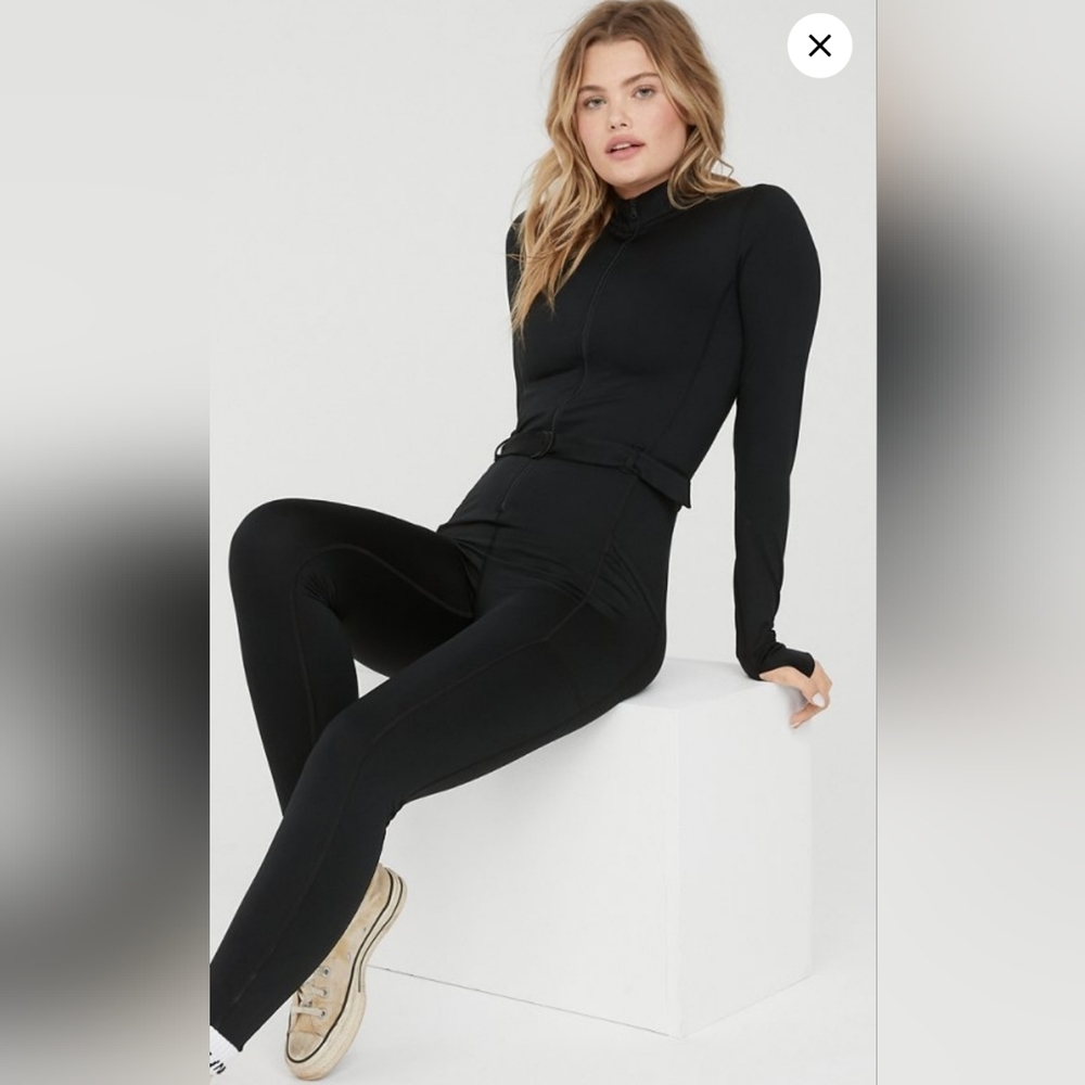 Nwt Offline by Aerie Chillside warm up base layer jumpsuit in true black belted
